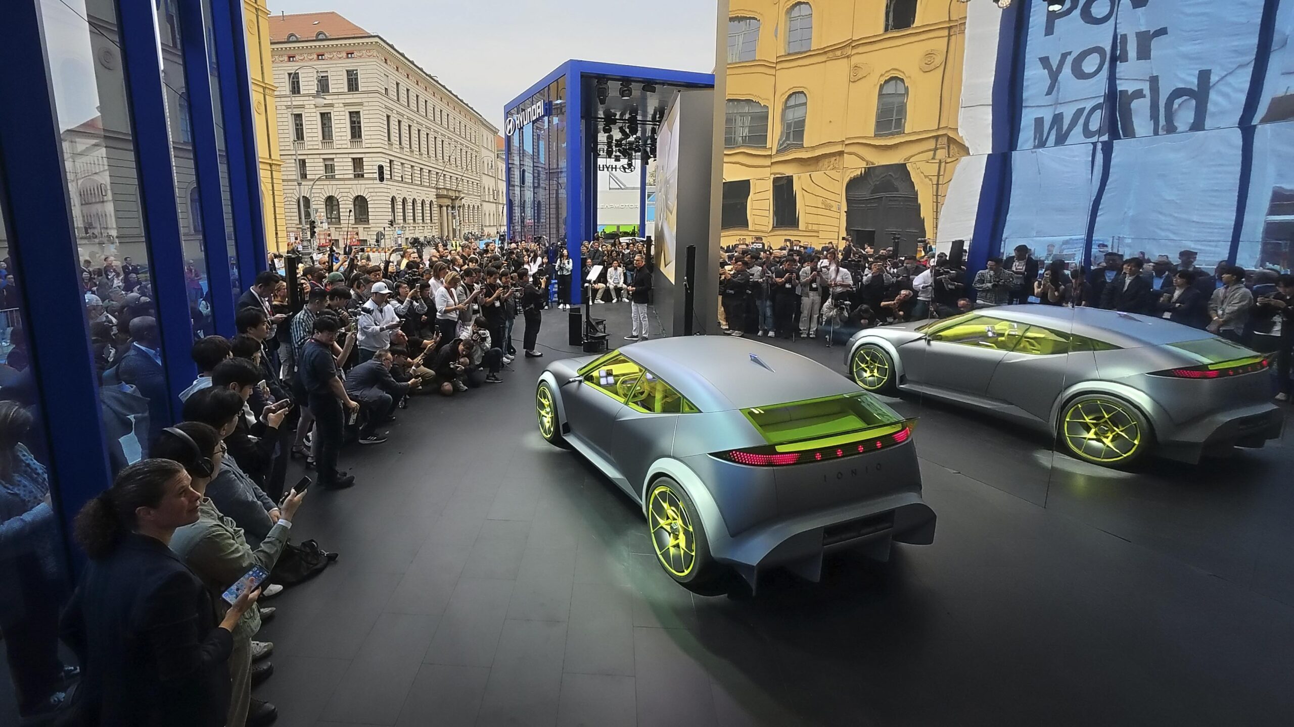 EV Concept Hyundai Three