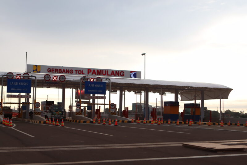 gerbang tol pamulang