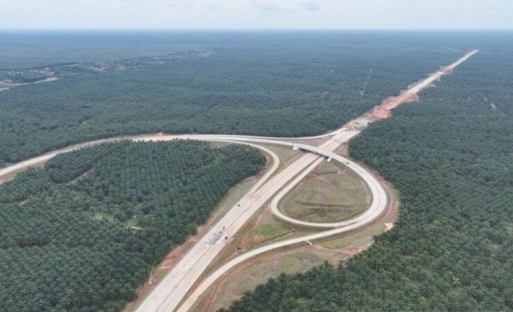 Pembangunan jalan tol Betung-Jambi.