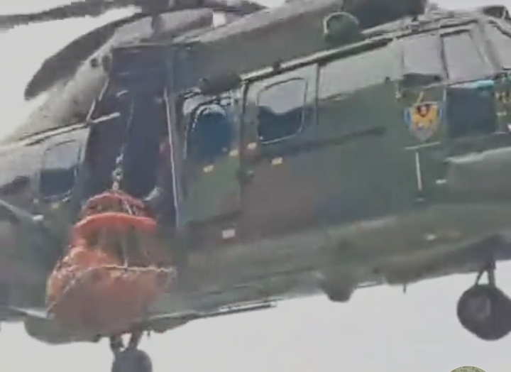 evakuasi korban pesawat atr