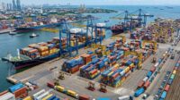 Aktivitas perdagangan internasional dan rantai pasok global